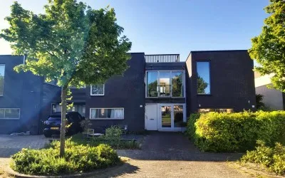 Tussenwoning te koop: Lucebertstraat 17, Literatuurwijk Midden-west Almere