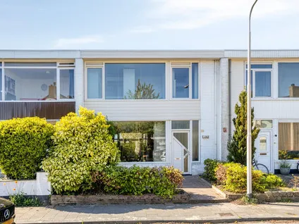 Tussenwoning te koop: Luchthavenlaan 36, Luchthavenbuurt Oost Tilburg