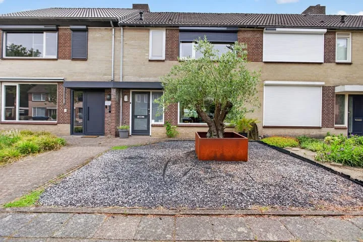 Terraced house for sale: Luciadal 10, Agnetendal Valkenswaard