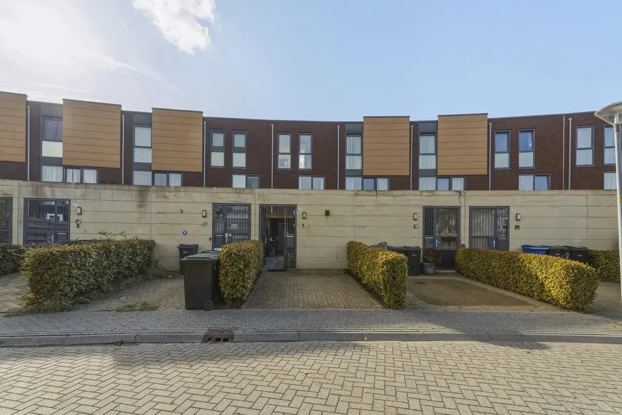 Tussenwoning te koop: Lucky Lukestraat 41, Almere