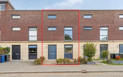 Tussenwoning te koop: Lucky Lukestraat 32, Stripheldenbuurt Zuid Almere