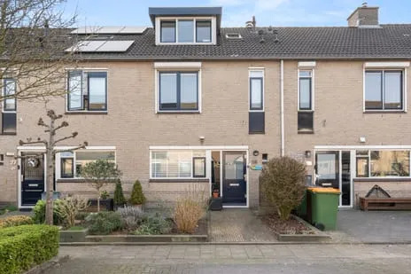 Tussenwoning te koop: Lucretia van Merkenlaan 29, Dichtersbuurt Veenendaal