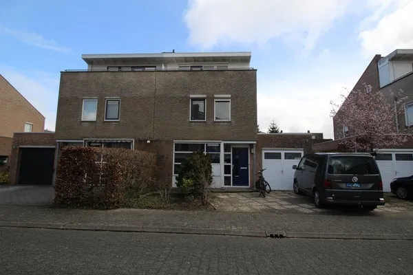 Twee-onder-één-kap te huur: Ludemaborg 39, Groningen