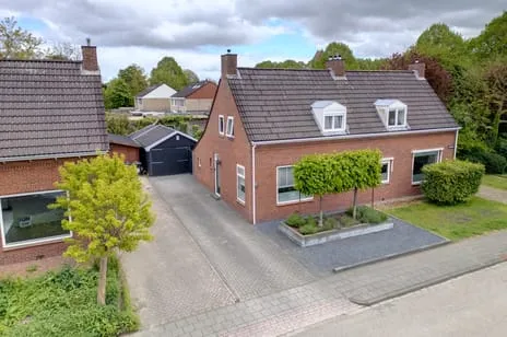 Twee-onder-één-kap te koop: Luingaweg 17, Bierum Bierum