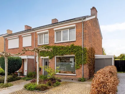 Twee-onder-één-kap te koop: Luipertstraat 12, Moorveld Moorveld
