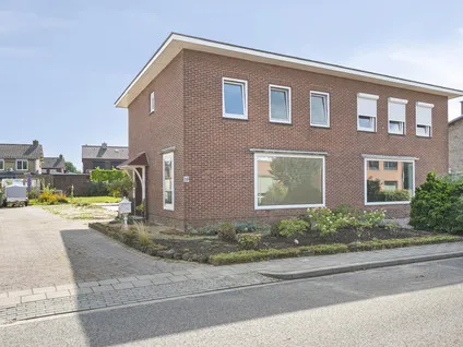 Koopwoning: Luipertstraat 19 in Moorveld - €319.000 - 194m²