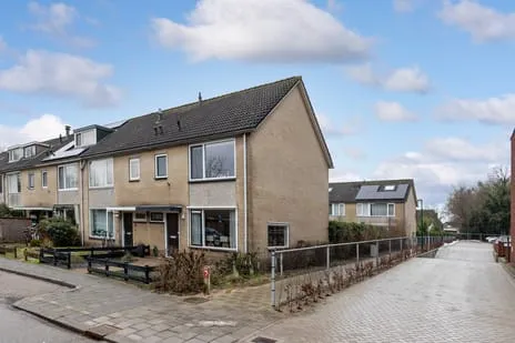 Hoekwoning te koop: Luitgardeweg 2, Nieuw-Loosdrechtsedijk Loosdrecht