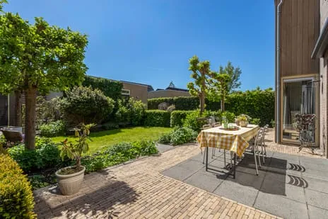 Tussenwoning te koop: Lunet 12, Vuren Vuren