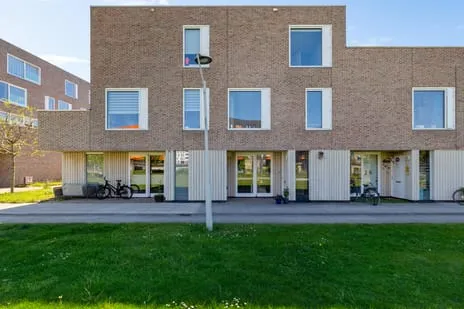 Tussenwoning te koop: Lunettenhof 33, De Linie Groningen