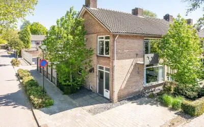 Hoekwoning te koop: Lupinestraat 1, Centrum Uden