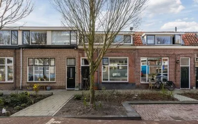 Tussenwoning te koop: Lusthoflaan 11, Noorderkwartier Leiden