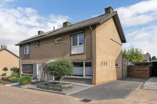 Twee-onder-één-kap te koop: Luther Kingstraat 9, Beek