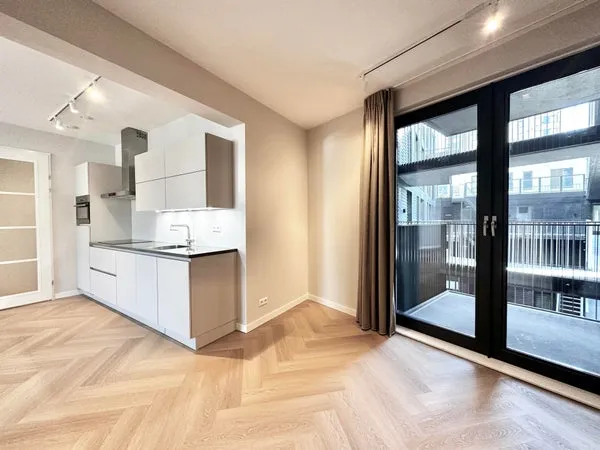 Woning te huur: Lutonhof, Amsterdam