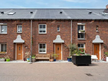 Tussenwoning te koop: Luxemburghof 8, Schoemakerplantage Delft