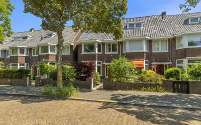 Corner house for sale: Lyceumstraat 81, Staatsliedenkwartier en Landstraten Alkmaar