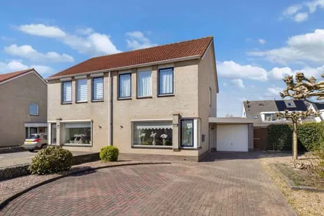 Twee-onder-één-kap te koop: Lycklamaweg 45C, Wolvega-Tuindorp Wolvega
