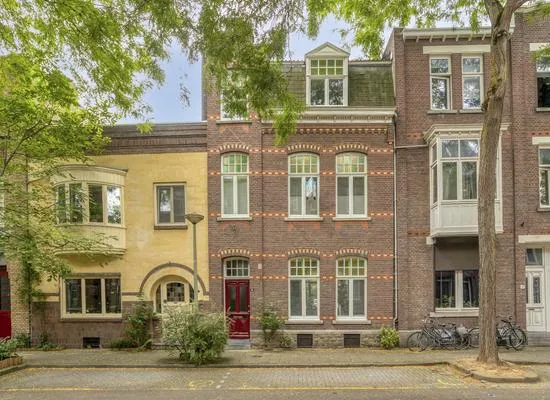 Tussenwoning te koop: Lyonnetstraat 6, Sint Maartenspoort Maastricht