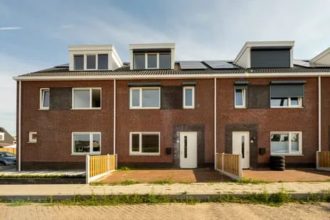 Tussenwoning te koop: M.A. de Ruijterstraat 8, Sint-Maartensdijk Sint-Maartensdijk