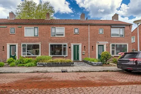 Tussenwoning te koop: M.A. de Ruyterlaan 56, Zeeheldenbuurt Winschoten
