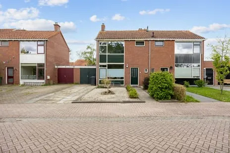 Tussenwoning te koop: M H Trompstraat 3, Zuidhorn Zuidhorn