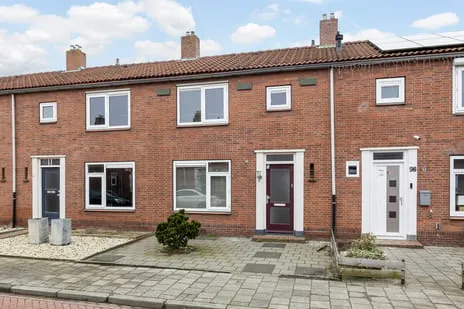 Tussenwoning te koop: M.A. de Ruyterlaan 96, Zeeheldenbuurt Winschoten