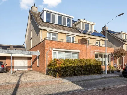 Tussenwoning te koop: Maaivelden 24, Heivelden Best