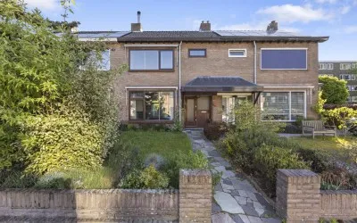 Tussenwoning te koop: Maanstraat 4, Heseveld Nijmegen