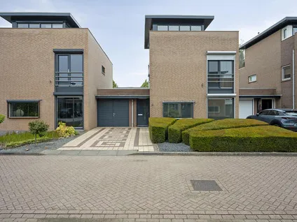 Tussenwoning te koop: Maanstraat 4, Ophoven Sittard