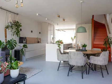 Tussenwoning te huur: Maarsbergenstraat 165A, Leyenburg 'S-Gravenhage