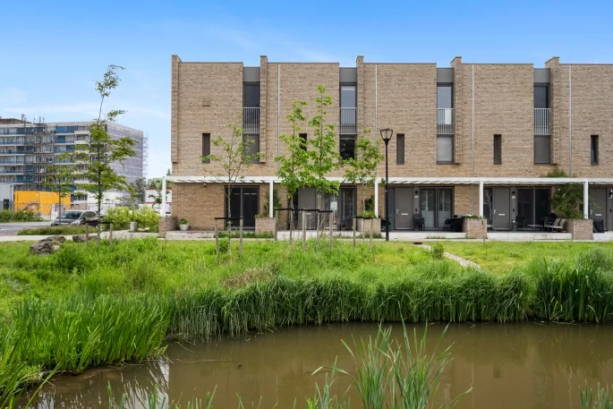 Tussenwoning te koop: Maarten Harpertsz. Trompweg 138, Van Kinsbergenstraat en omgeving Dordrecht