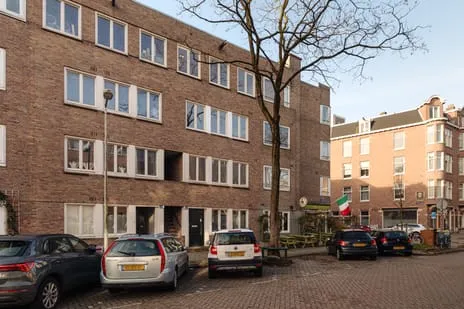 Apartment for sale: Maarten Harpertszoon Trompstraat 41-1, Trompbuurt Amsterdam