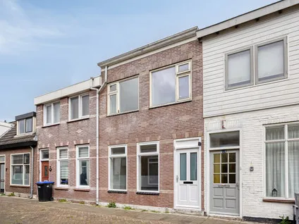 Tussenwoning te koop: Maarten Harpertszoon Trompstraat 11, Den Helder