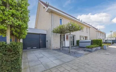 Tussenwoning te koop: Maartenskreek 5, Kloosterblokje Willemstad