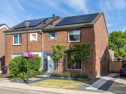 Twee-onder-één-kap te koop: Maarweg 22, Merkelbeek-Douvergenhout Merkelbeek