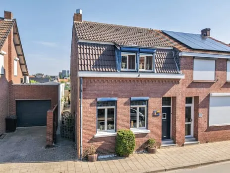 Twee-onder-één-kap te koop: Maasbreesestraat 72, Blerick-Centrum Venlo