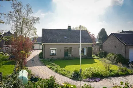 Vrijstaande woning te koop: Maasdijk 397A, Veen Veen