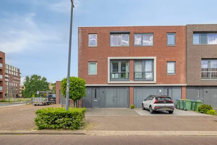 Hoekwoning te koop: Maasdijk 61, Waterdonken Breda