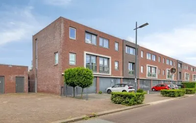 Corner house for sale: Maasdijk 61, Waterdonken Breda