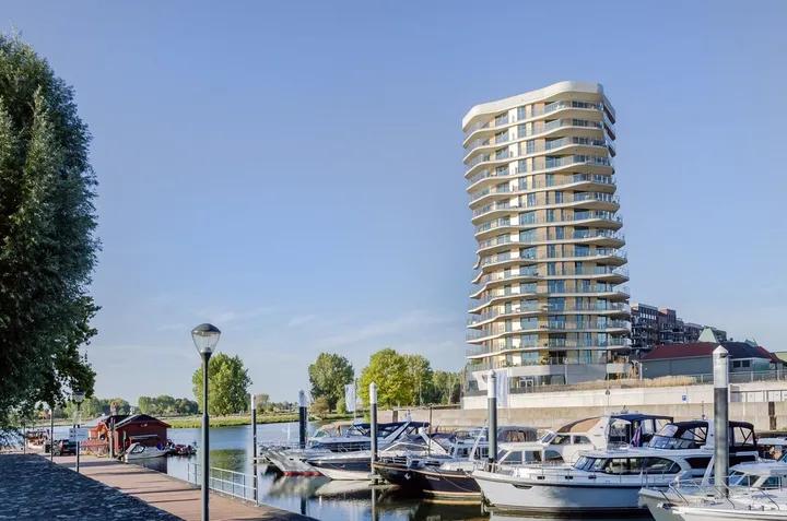 Appartement te koop: MAASHAVEN 758, Roermond