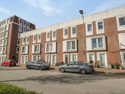 Tussenwoning te koop: Maashaven N.z. 525, Rotterdam