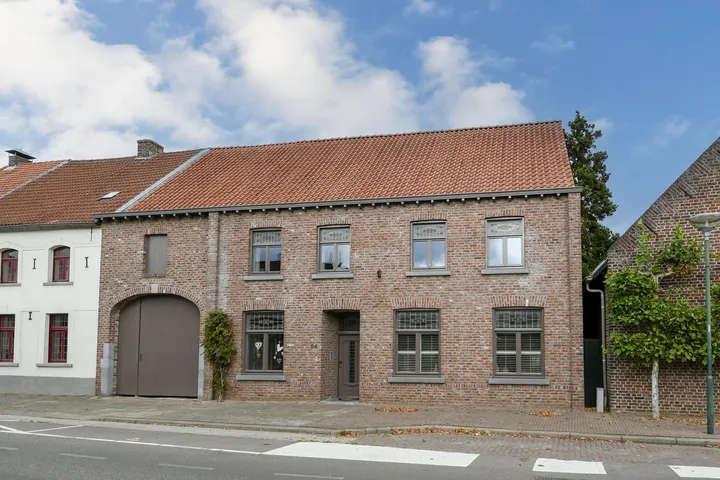 Hoekwoning te koop: Maasheuvel 24, Roosteren Roosteren