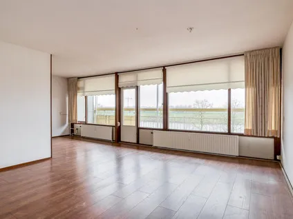 Appartement te koop: Maaskade 77, Venlo