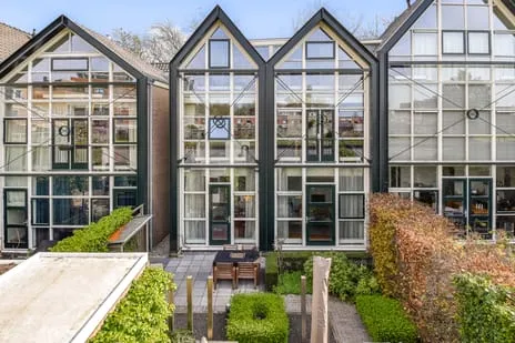Twee-onder-één-kap te koop: Maassluissedijk 88, Centrum Vlaardingen