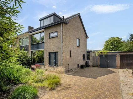Semi-detached for sale: Maasstraat 10, Noord 1 Barendrecht