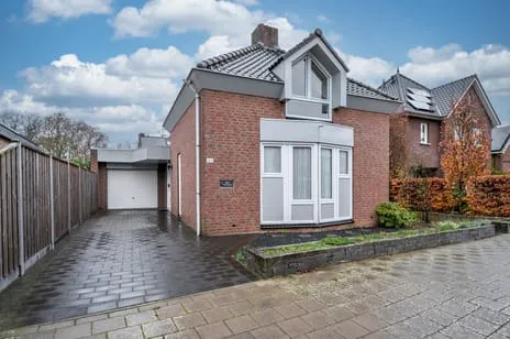 Vrijstaande woning te koop: Maasstraat 100, Kloosterdorp Steyl