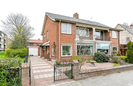 Twee-onder-één-kap te koop: Maasstraat 37, Ijmuiden