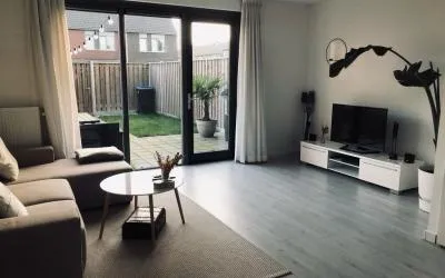Tussenwoning te huur: Maasstraat 81, Deltabuurt Deventer