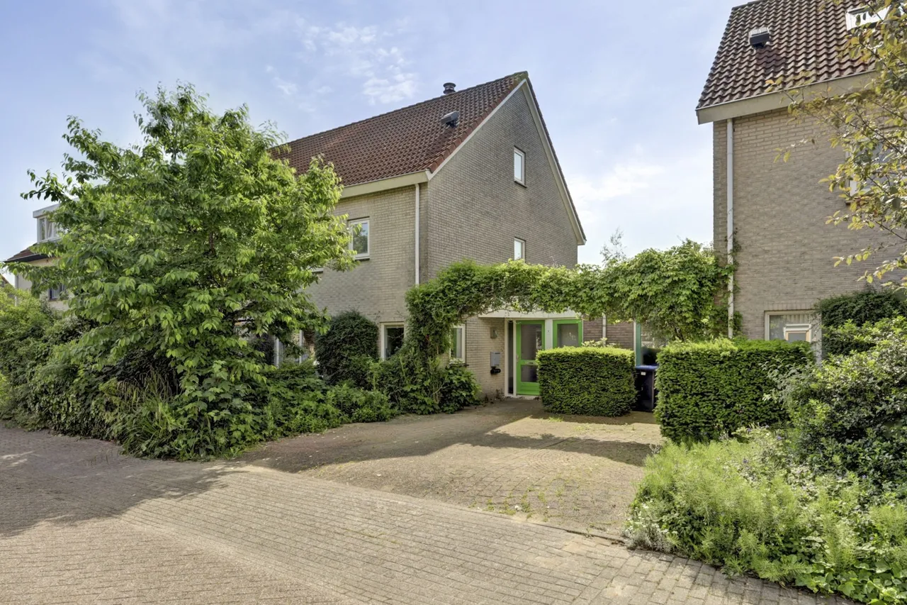 Tussenwoning te koop: Maasstraat 9, Lelystad