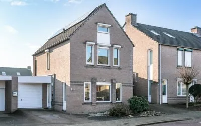 Tussenwoning te koop: Maastrichterstraat 77, De Hemelder Brunssum
