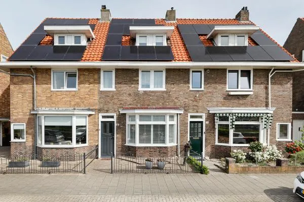 Tussenwoning te koop: Maastrichtseweg 94, Aawijk Zuid 'S-Hertogenbosch